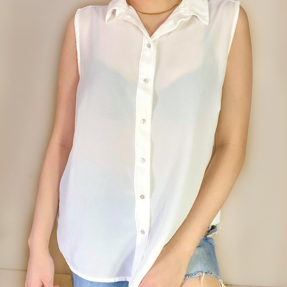 H&M White Sleeveless Button Down Blouse - Picture 1 of 2